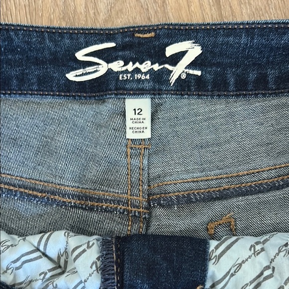 Seven7 Blue Jean Shorts Classic Style - Picture 2 of 4